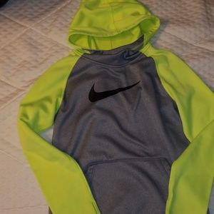 Nike big boys hoodie sz L